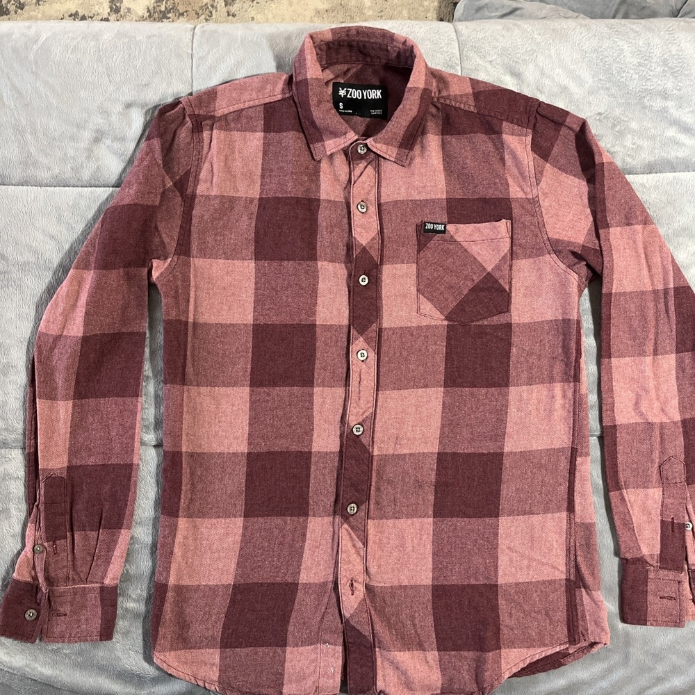 Zoo York Mens Long Sleeve Button-Up Shirt. Small
